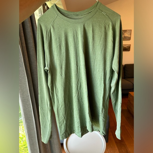 Lululemon Metal Tech Long Sleeve 2.0 - Picture 3 of 3